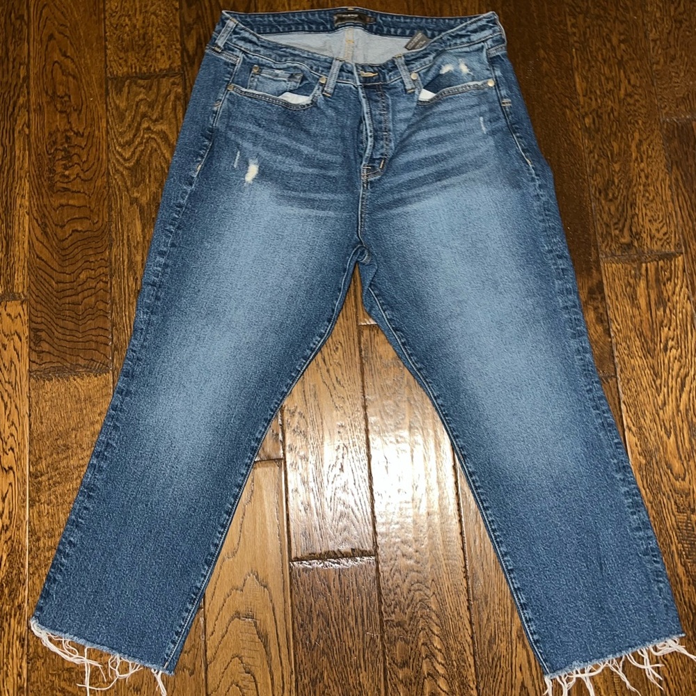 Torrid, medium light wash, straight leg jeans